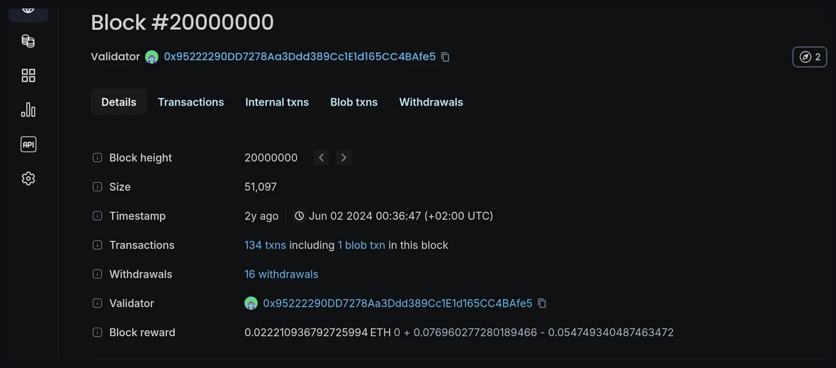 Block explorer showing an Ethereum block with its height, size, timestamp, transactions and reward